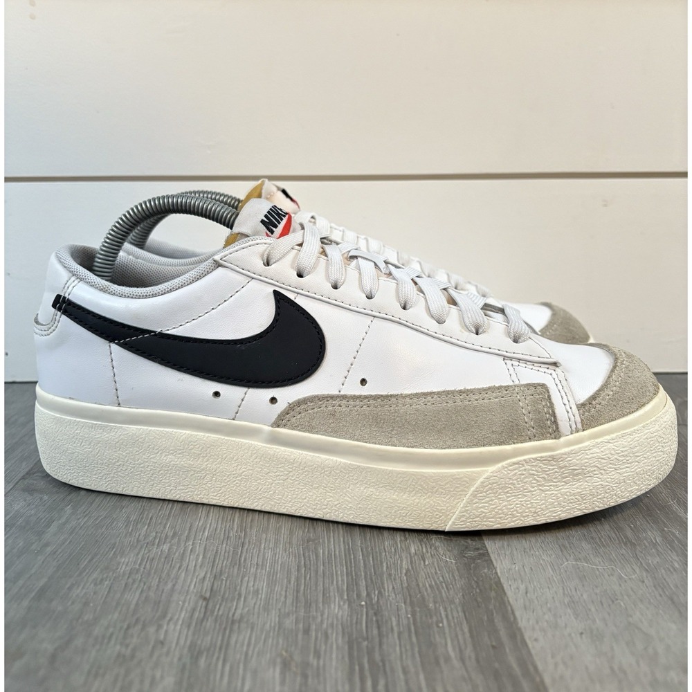 Nike Women's Blazer Low Platform Sneakers White/Black‎ DJ0292-101 Size 9 US